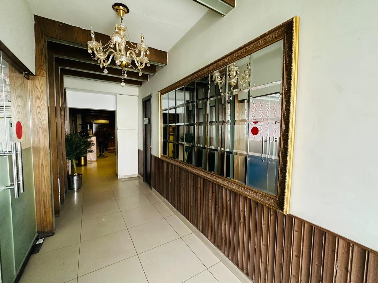 Grand Regent Hotel And Suites Φαϊσαλάμπαντ Εξωτερικό φωτογραφία