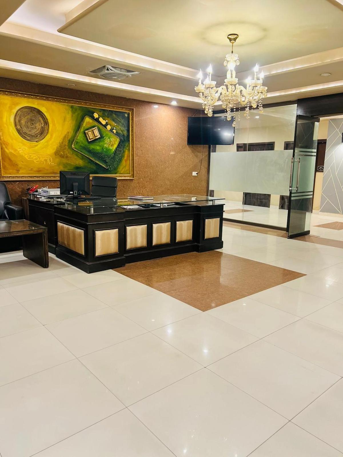 Grand Regent Hotel And Suites Φαϊσαλάμπαντ Εξωτερικό φωτογραφία