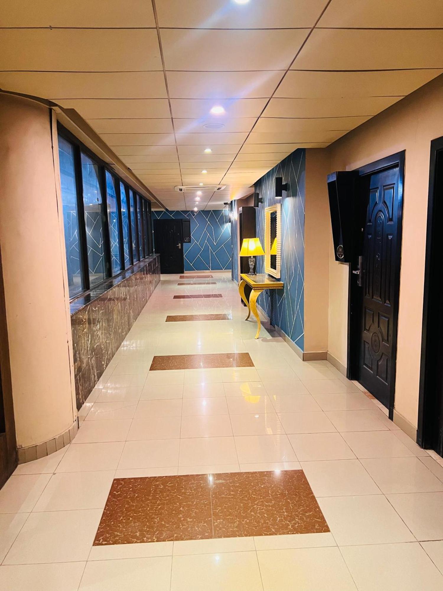 Grand Regent Hotel And Suites Φαϊσαλάμπαντ Εξωτερικό φωτογραφία